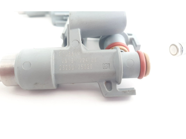 Vstřikovač 2325025020 Toyota RAV 4 (XA50)