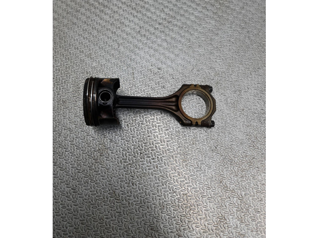 Поршень с шатуном    Audi A3 S3 8P  