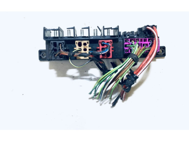 Блок предохранителей 8l0941822 Volkswagen Golf IV