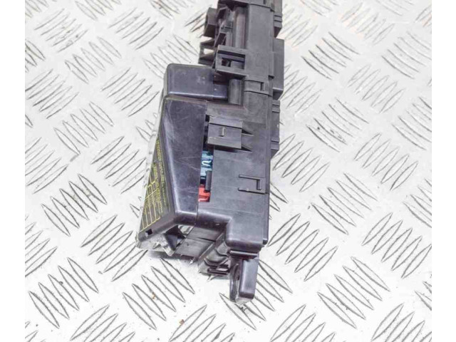   Pojistková skříňka MB649041   Dodge Stealth 1991