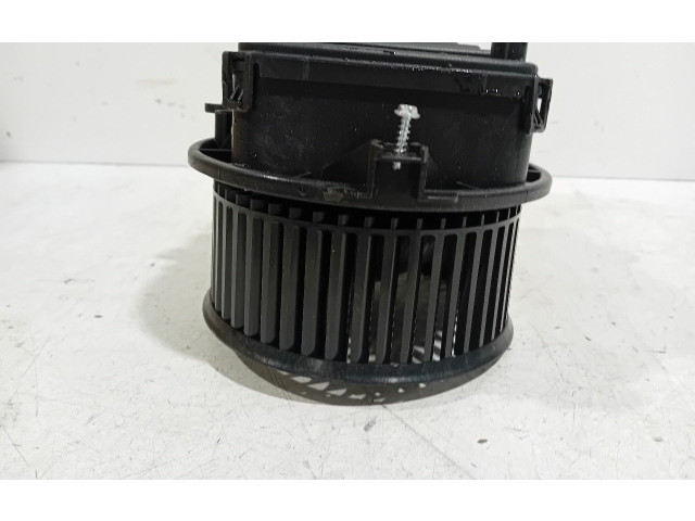 Вентилятор печки C24245109 Audi Q5 SQ5