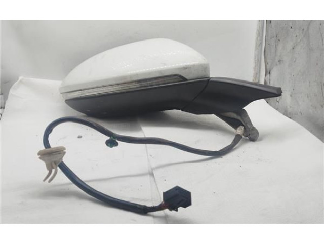 Зеркало электрическое Volkswagen Golf VII 2013 - 2019 года