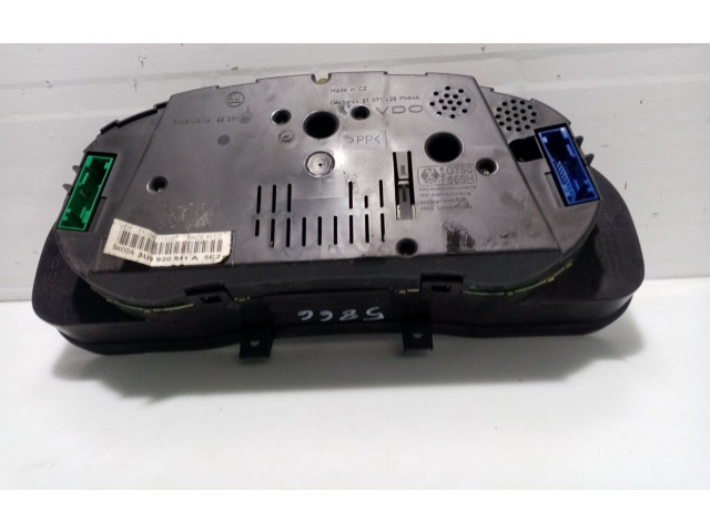 Панель приборов 3U0920811AKD0, 3U0920841A Skoda Superb B5 (3U)