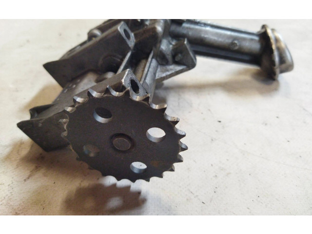 Масляный насос 7700600532 Renault Clio II