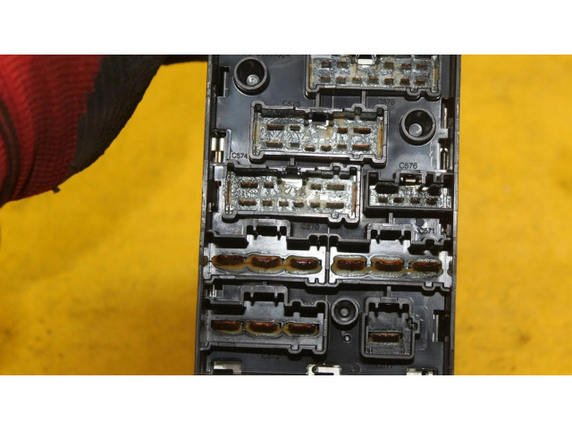 Блок предохранителей  3449504-01   Mini One - Cooper Coupe R56    