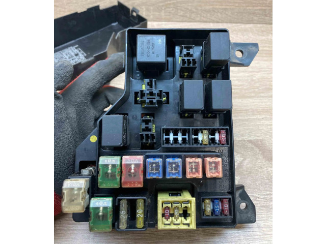 Vstřikovací lišta B11342, 2490 Mazda 626