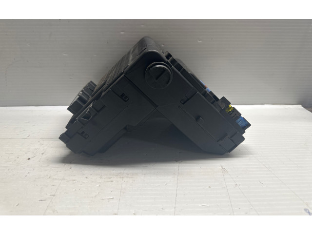 Блок предохранителей 30786889 Volvo S60