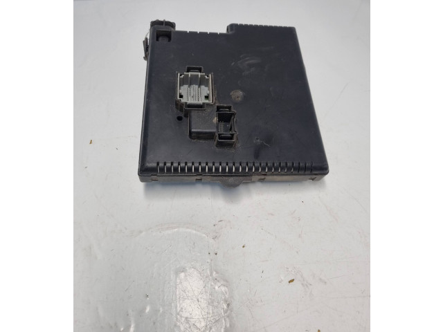 Блок предохранителей 8676391, 12217799 Volvo S60