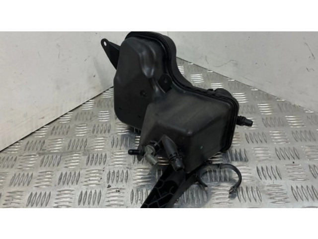 Расширительный бачок охлаждающей жидкости    