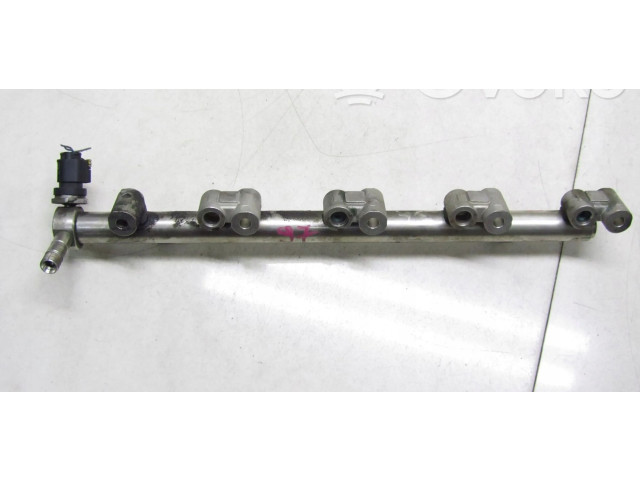 Топливная рампа BB5E9F797BC Volvo S60