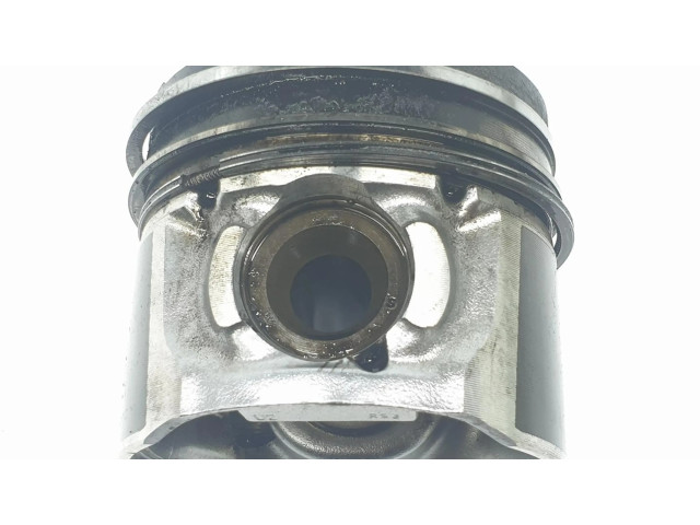 Píst 1455691, 1111AA Ford Focus pro naftový motor 1.6