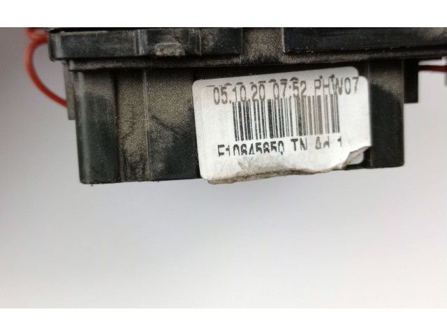 Ручка стеклоочистителей 8201168008 Dacia Sandero III