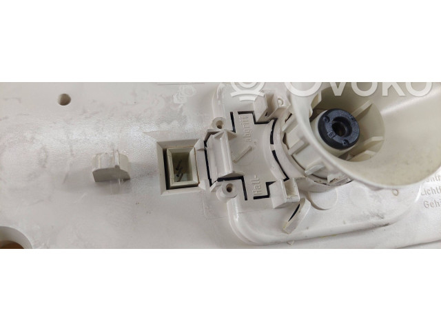 Панель приборов 81117788   Volkswagen PASSAT B4       