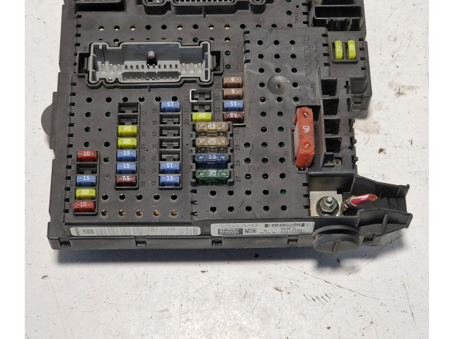 Блок предохранителей 8676391, 12217799   Volvo XC90    