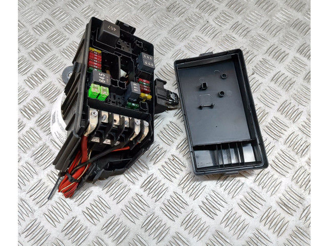 Блок предохранителей 5Q0937125B, 5Q0907361D   Skoda Superb B8 (3V)    