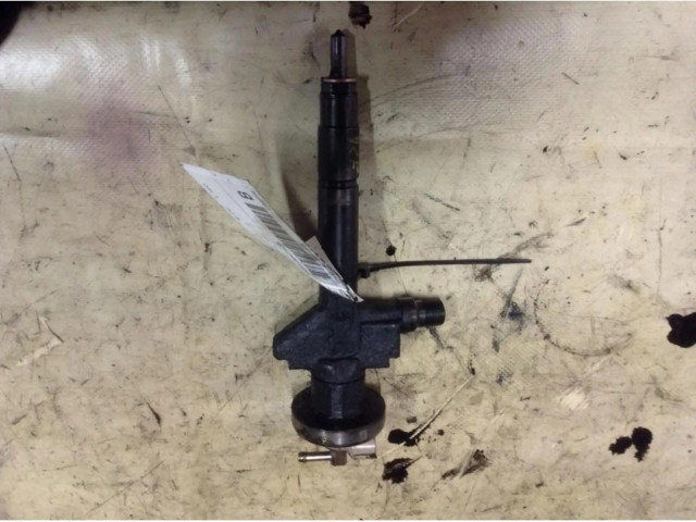 Форсунка Mazda MPV II LW