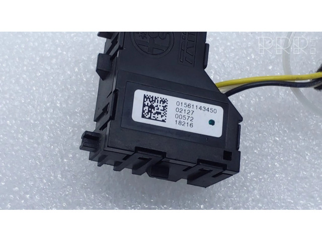 Выключатель открытия задней двери