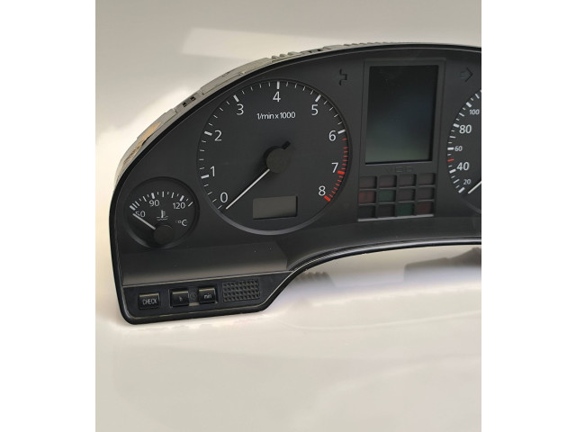 Панель приборов 4D0919033F, 110008639007 Audi A8 S8 D2 4D