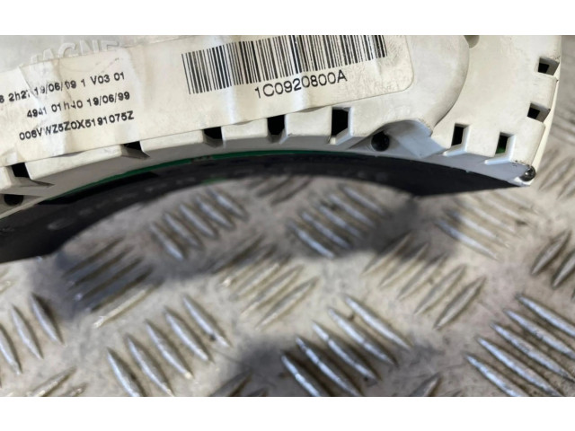 Přístrojová deska  Volkswagen New Beetle  1C0920800A  