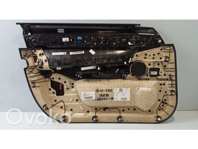 Обшивка передней двери