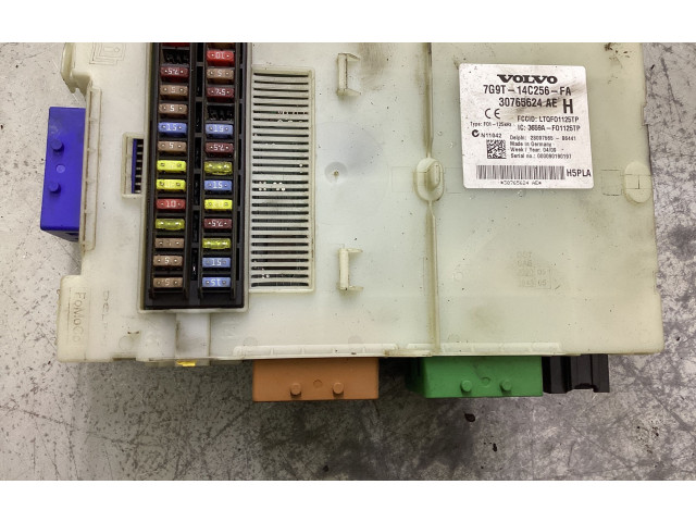 Блок предохранителей 7G9T14C256FA, 30765624AE   Volvo V70    