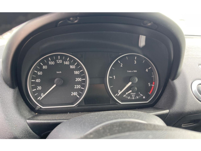 Přístrojová deska BMW 1 E81 E87 2004