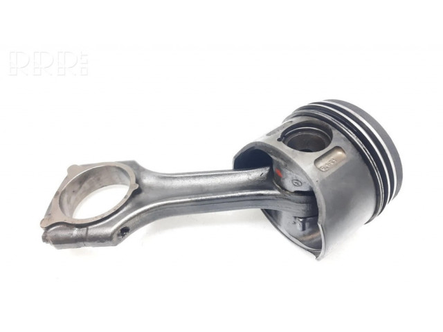 Píst 611, 8854 Mercedes-Benz E W211 pro naftový motor 2.1