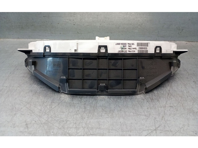 Панель приборов 30746097, 8251281 Volvo S60