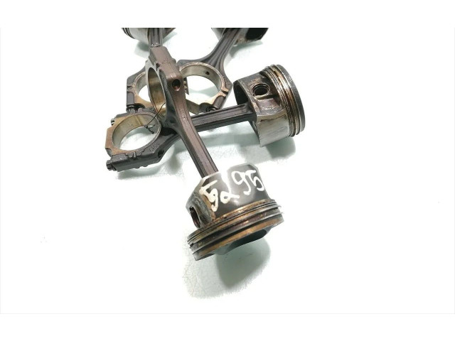 Поршень с шатуном Audi A3 S3 8P