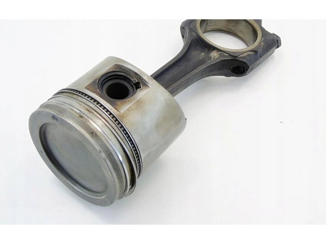 Píst 7926 Audi 100 200 5000 C2