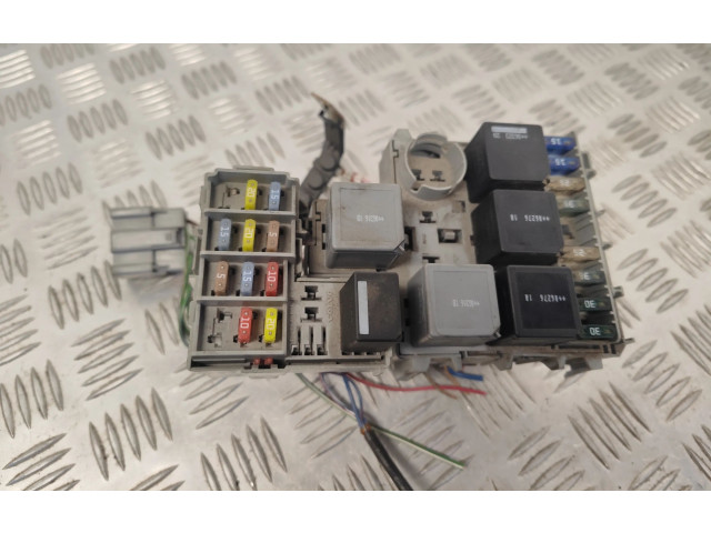 Блок предохранителей 8690698   Volvo V70    
