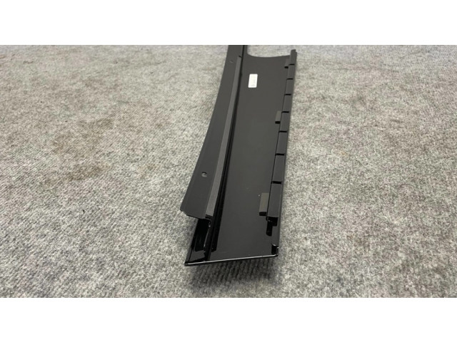 Облицовка стекла задней двери