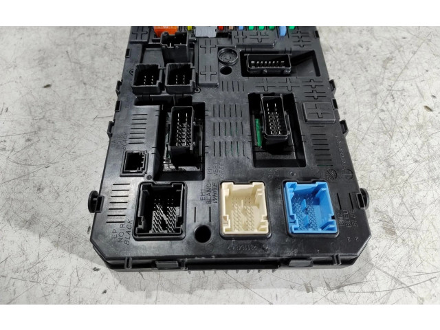   Pojistková skříňka 9812188580   Peugeot 5008 2012