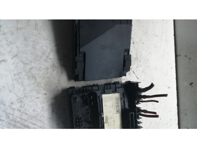 Блок предохранителей  1K0937132F, 1K0937800AB   Volkswagen Touran I    