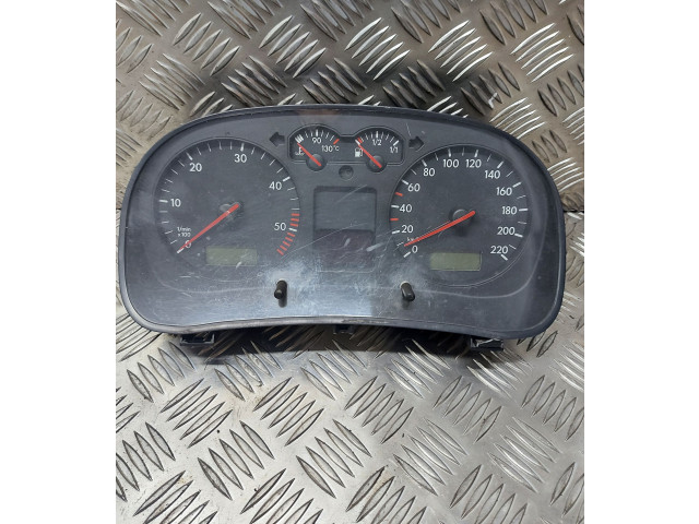 Přístrojová deska Volkswagen Golf IV 1999 1035100002