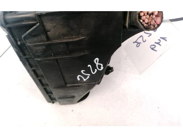 Блок предохранителей     Volkswagen Touran I    