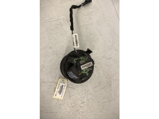 Вентилятор печки 272107294R Dacia Duster