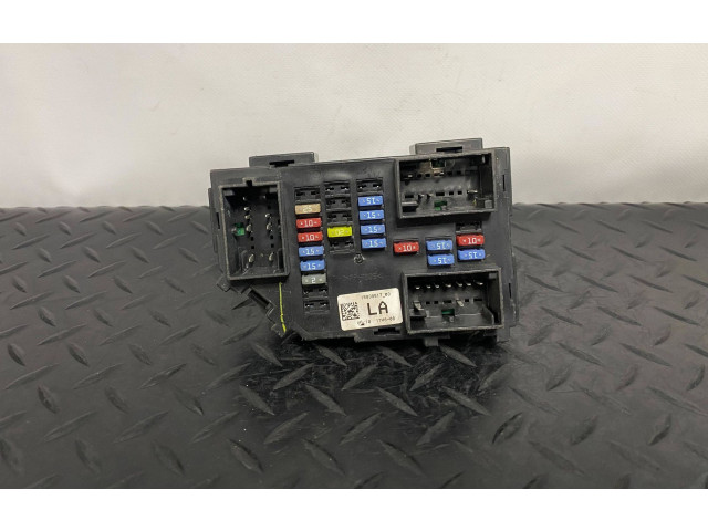 Блок предохранителей  1583951703   Chevrolet Tahoe    