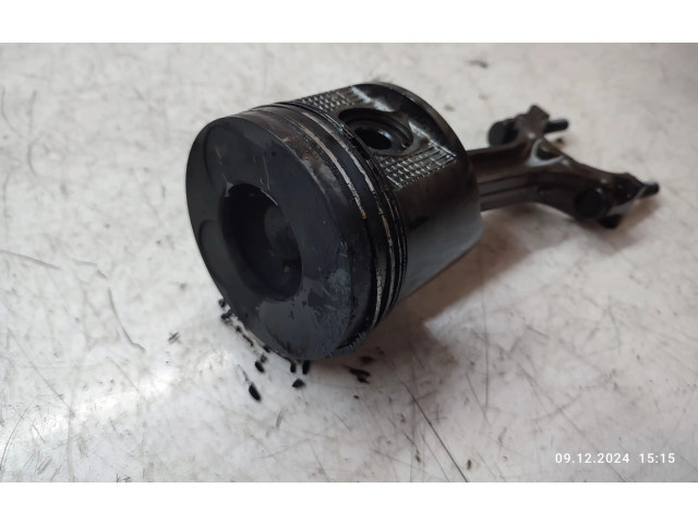 Píst Nissan Navara D22