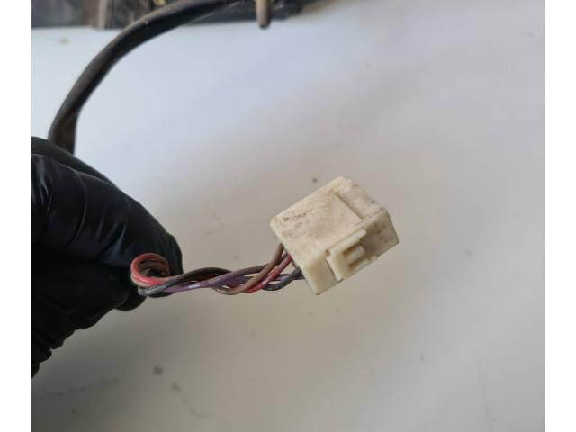 Зеркало электрическое        Toyota Yaris Verso  1999 - 2005 года   