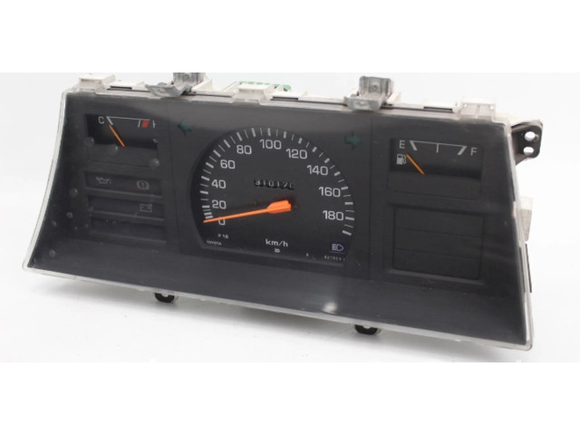 Přístrojová deska Toyota Starlet (P70) III 1985 8301010610, 2573001740