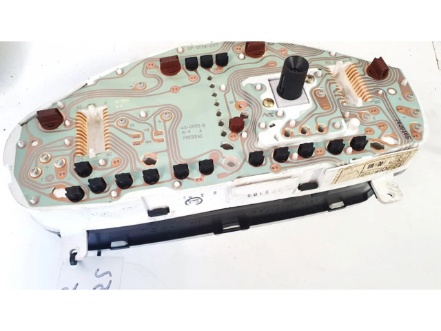 Панель приборов mr270100, op0179103 Mitsubishi Carisma