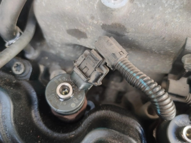 Vstřikovač 0445110019 Fiat Punto (188) pro naftový motor 1.9