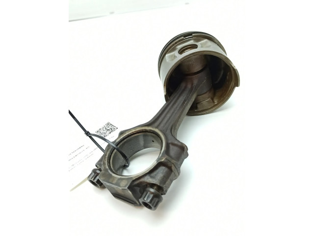 Píst 11004 Mercedes-Benz S W116 pro benzínový motor 2.8