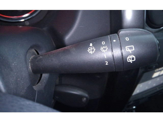 Ручка стеклоочистителей    Dacia Duster