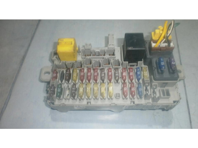 Блок предохранителей YQE102720 Rover 414 - 416 - 420