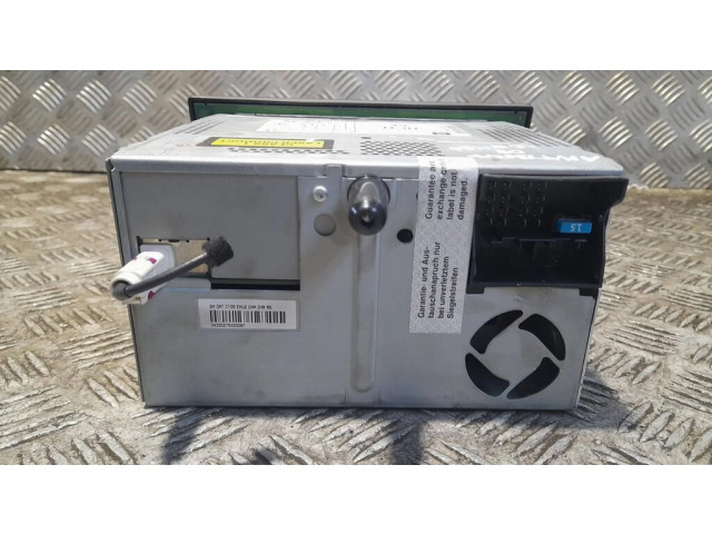 Радио/ проигрыватель CD/DVD / навигация