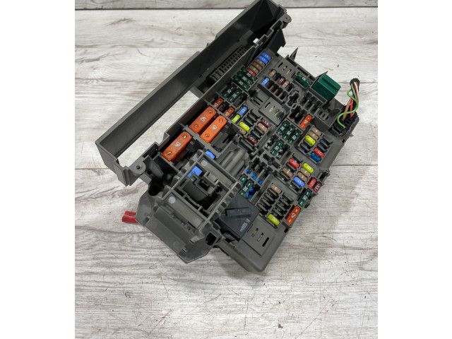 Блок предохранителей  9154971, 17228000001   BMW Z4 E89    