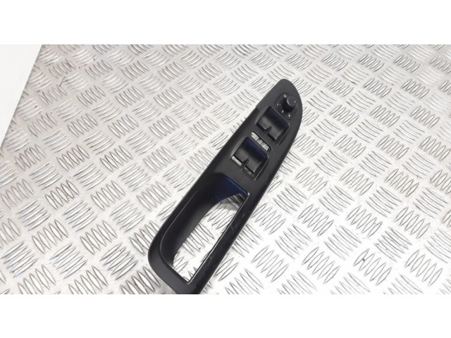 Передняя отделка соединителя окон