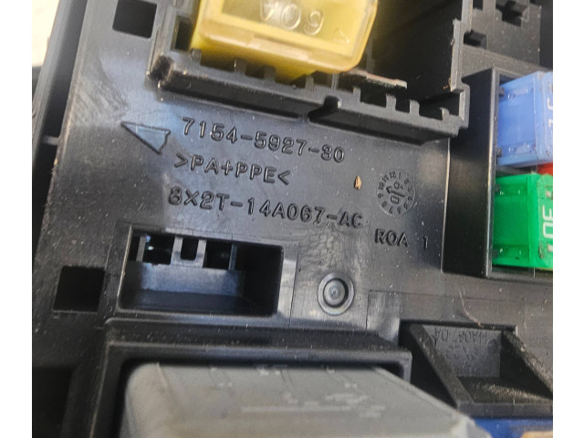 Блок предохранителей 8X2T14A003AA Jaguar XF X250